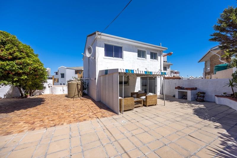 3 Bedroom Property for Sale in Bloubergrant Western Cape